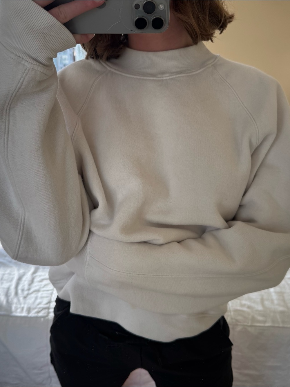 Minimalist AGOLDE Cream Sweatshirt - Picture 2 of 7